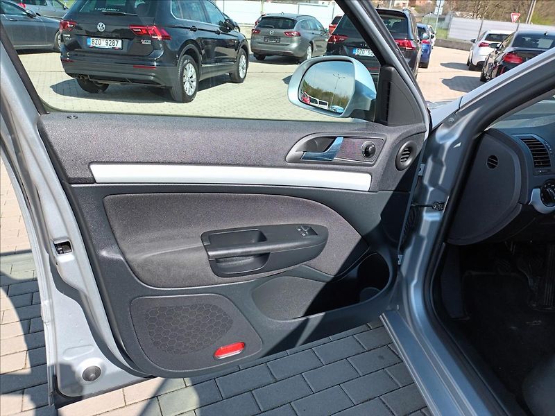Škoda Octavia 1,2 TSI,77kw,KLIMA,TEMPOMAT, - fotka 16 z 29