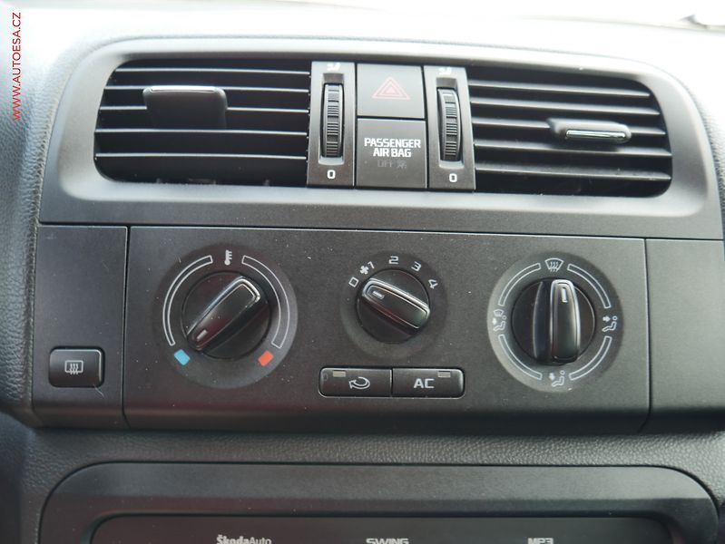 Škoda Roomster (2012) 1.2TSi, ČR, Ambition, AC - fotka 14 z 15