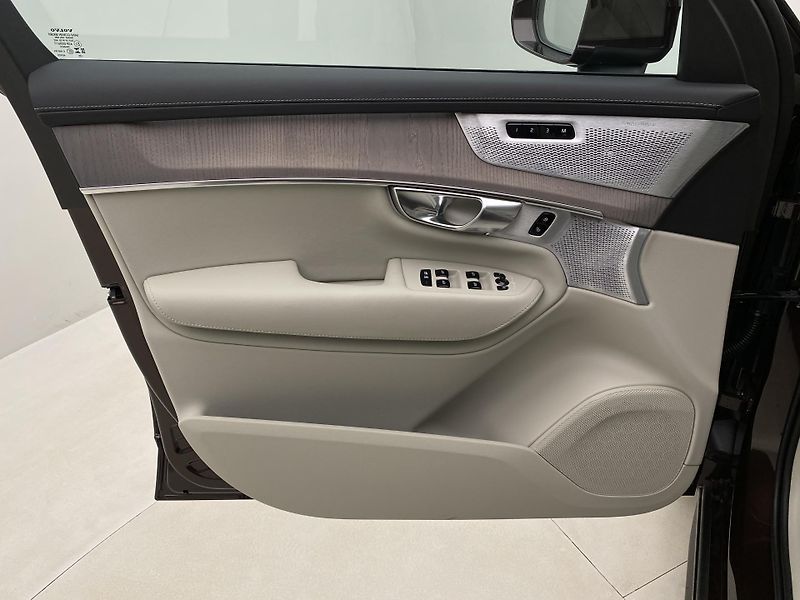 Volvo XC90 (2026) B5 AWD AUT BRIGHT ULTRA 7míst - fotka 7 z 74
