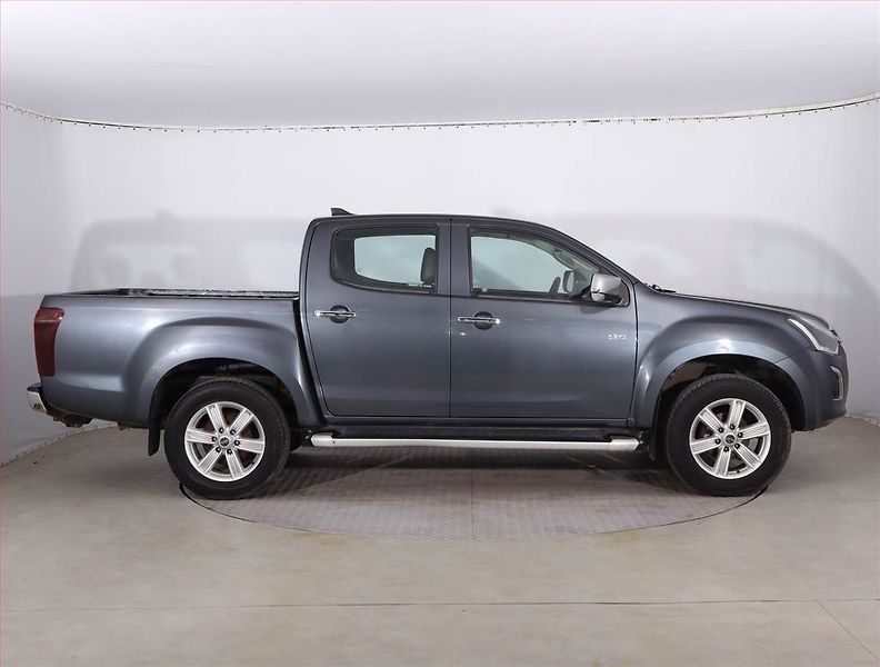 Isuzu D-Max (2017) 1.9 D, 4X4, Kůže, Navi - fotka 6 z 24
