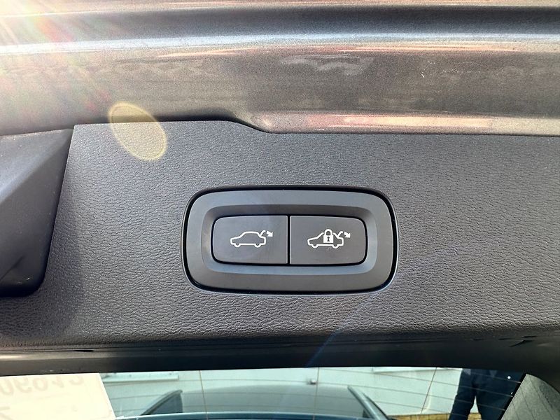 Volvo V60 CC/B4/AWD/Momen/TažZ/H&K/Ihned - fotka 23 z 24