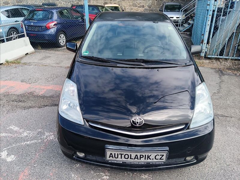 Toyota Prius 1,5 - fotka 1 z 21