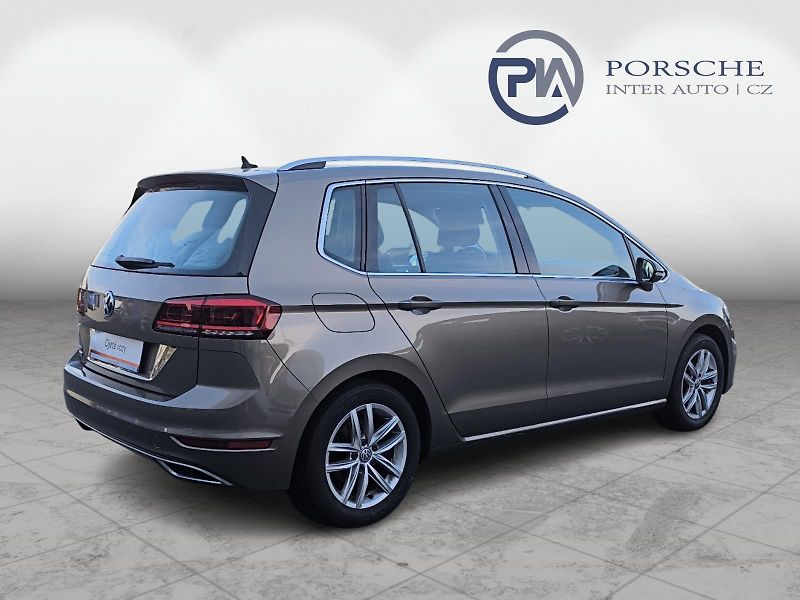 Volkswagen Golf Sportsvan 1.5TSI 110kW DSG HIGHLINE - fotka 2 z 24