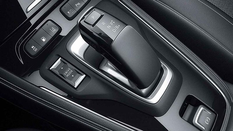 Středně velké SUV kombinuje přeplňovaný zážehový čtyřválec 1,6 se 147 kW (200 koní) se dvěma elektromotory, přičemž každý z nich generuje 80 kW (109 koní).