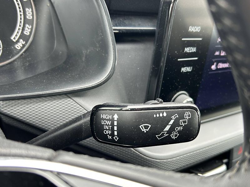 Škoda Scala Ambition 6MP 1,0TSI - fotka 14 z 23