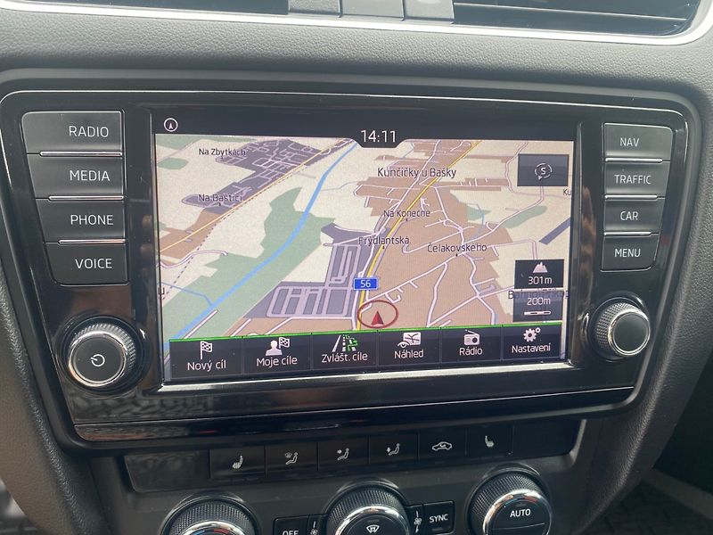 Škoda Octavia (2015) III Kombi 2.0 TDi RS 135 kW - fotka 10 z 23