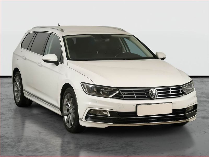 Volkswagen Passat (2018) R-Line 2.0 TDI, Kůže, Tempomat - fotografie inzerátu