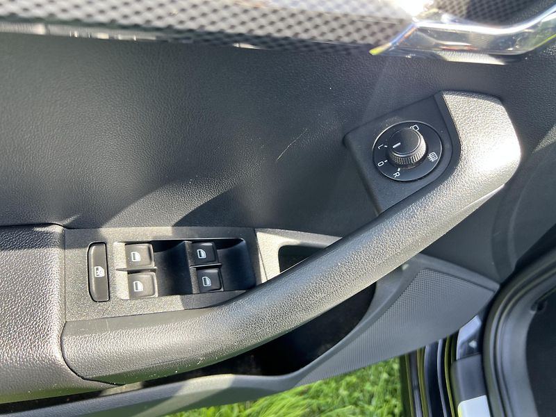 Škoda Octavia 2.0TDI 135KW,VRS,CHIP,TZ,NAVI - fotka 32 z 47