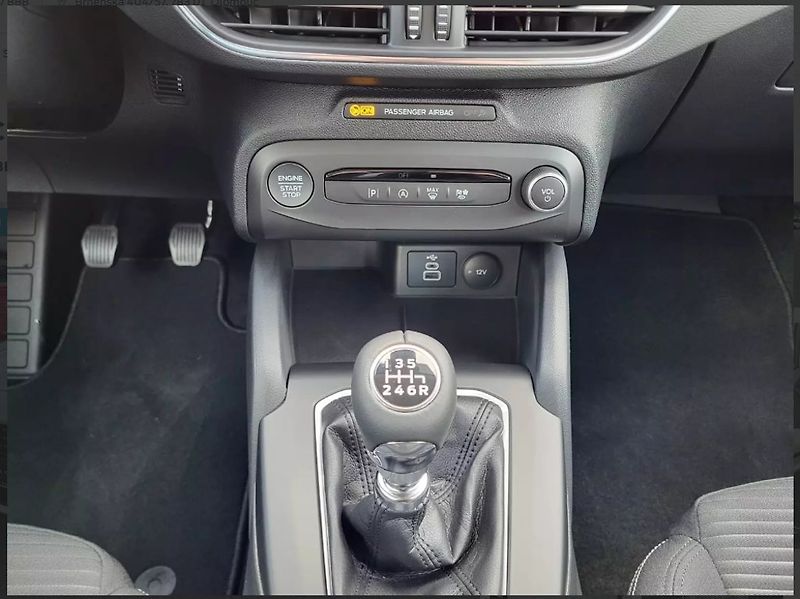Ford Focus Kombi 1,0 Ecoboost Titanium - fotka 12 z 12