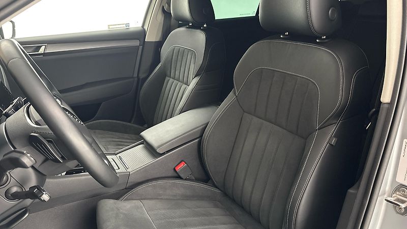 Škoda Superb 2.0 TDI DSG Style Combi - fotka 15 z 27
