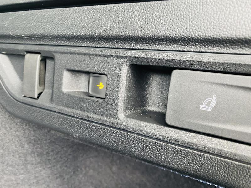 Škoda Superb 2,0 TDI 110kW DSG Selection - fotka 28 z 29