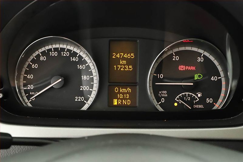 Mercedes-Benz Viano (2010) Trend 3.0 CDI, 1Maj - fotka 8 z 17