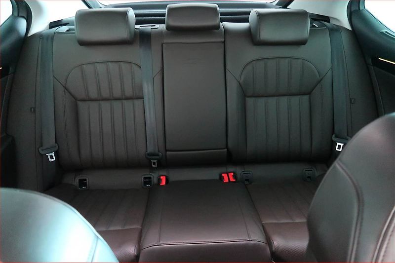 Škoda Superb (2015) Laurin&Klement 2.0 TDI - fotka 10 z 22