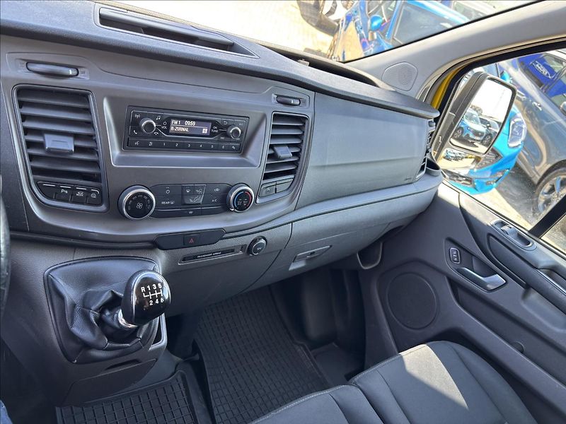Ford Transit Custom 2,0 EcoBlue 79kW KombiVan L1 - fotka 27 z 27