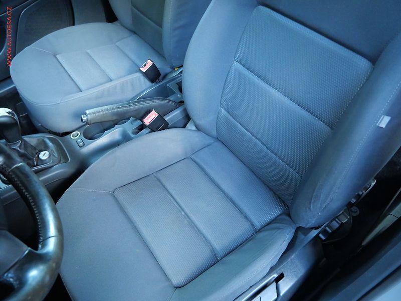 Škoda Octavia (2005) 1.6i, 2.maj,ČR, Ambiente - fotka 9 z 17