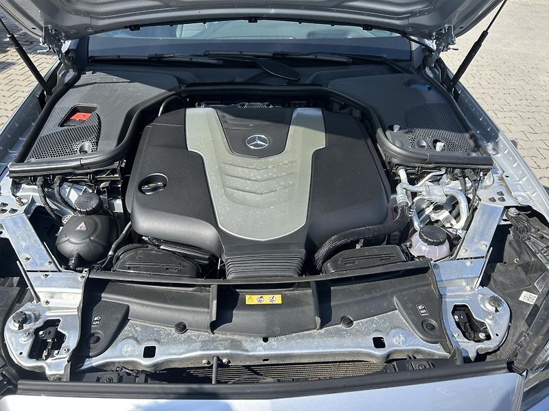 Mercedes-Benz Třídy E E 350d 190kW nové v ČR 58639km - fotka 57 z 61