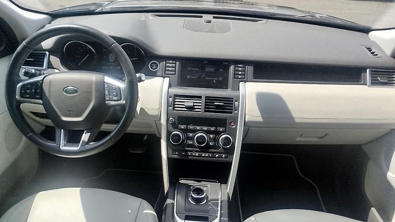 Land Rover Discovery Sport (2018) 2.0 TD4  SPORT  KOUPENO CZ - fotka 32 z 46