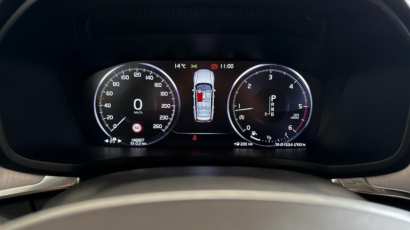 Volvo V60 (2018) D4 MOMENTUM + EL. TAŽNÉ - fotka 12 z 33