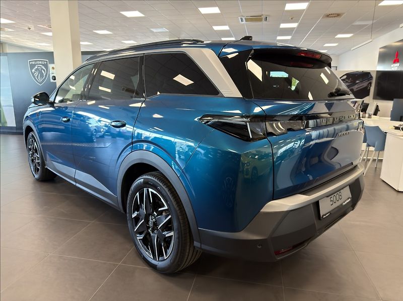 Peugeot 5008 (2026) 1,2 GT Hybrid 145 e-DCS6 - fotka 4 z 5