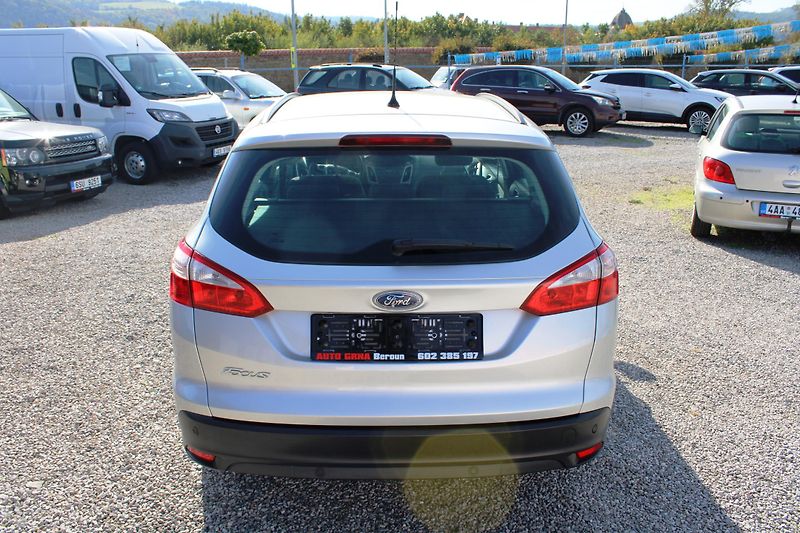 Ford Focus (2012) 1,6i KLIMA EL.OKNA PDC ESP - fotka 6 z 16