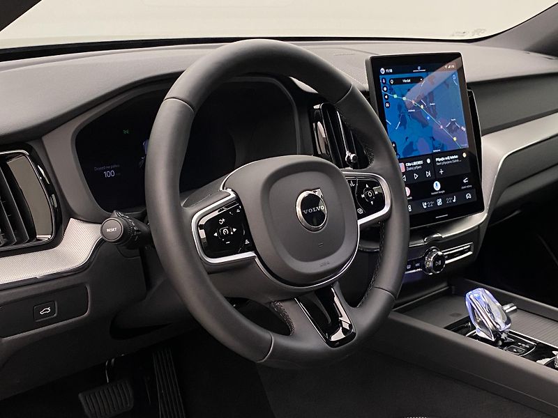 Volvo XC60 B5 AWD BLACK EDITION AUT CZ - fotka 19 z 60