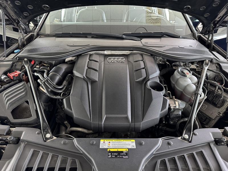 Audi A8 50TDI Q*Vzduch*REZERVACE! - fotka 49 z 49