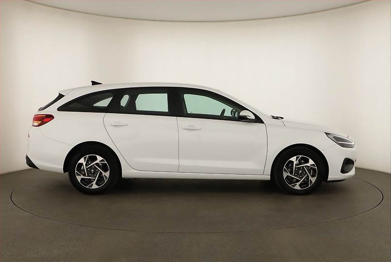 Hyundai i30 (2025) 1.0 T-GDI, Comfort, FullLed - fotka 6 z 14