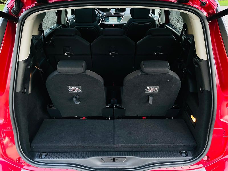 Citroën Grand C4 Picasso 2.0HDi MAN 7MÍST KAMERY TAŽNÉ - fotka 23 z 60