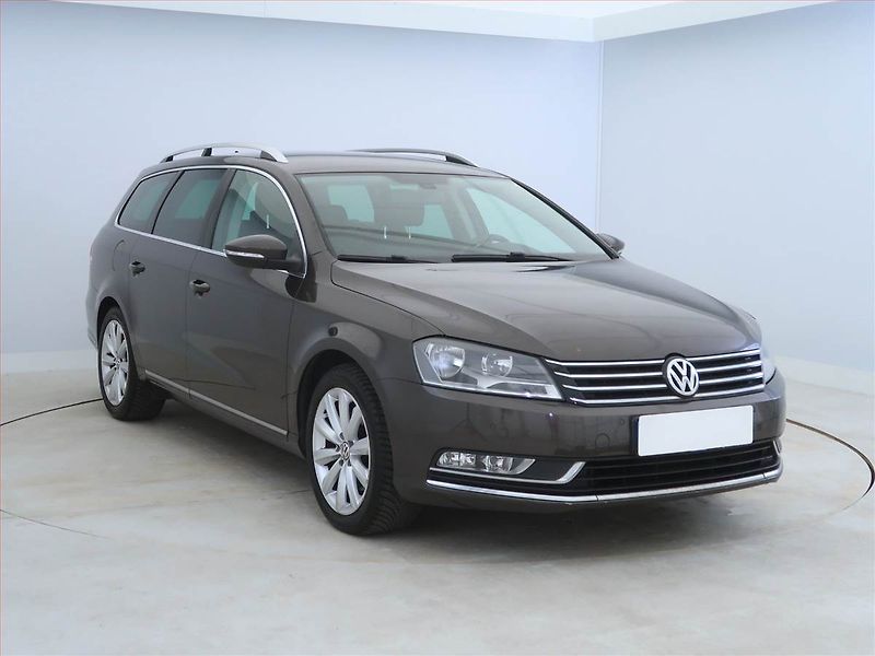 Volkswagen Passat (2012) 1.6 TDI, Serv.kniha, Navi - fotografie inzerátu