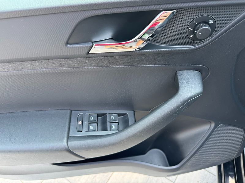 Škoda Rapid (2014) Elegance 1.2 TSI 77kW - fotka 28 z 35