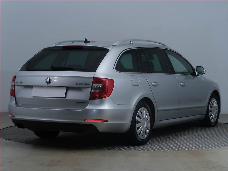 Škoda Superb (2014) Greenline 1.6 TDI, Navi - fotka 5 z 16