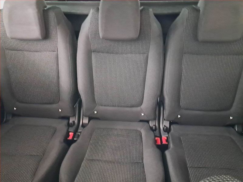Peugeot 5008 (2016) 2.0 BlueHDi, ČR,1.maj, Navi - fotka 10 z 21