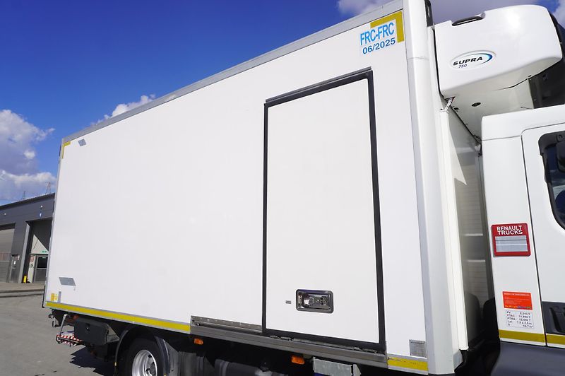 Renault Trucks D (2016) 12 / Lamberet refrigerated tru - fotka 7 z 24