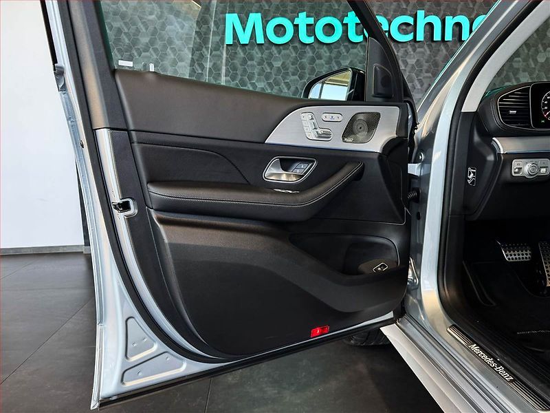 Mercedes-Benz GLS (2024) 350 d 4MATIC - fotka 12 z 24