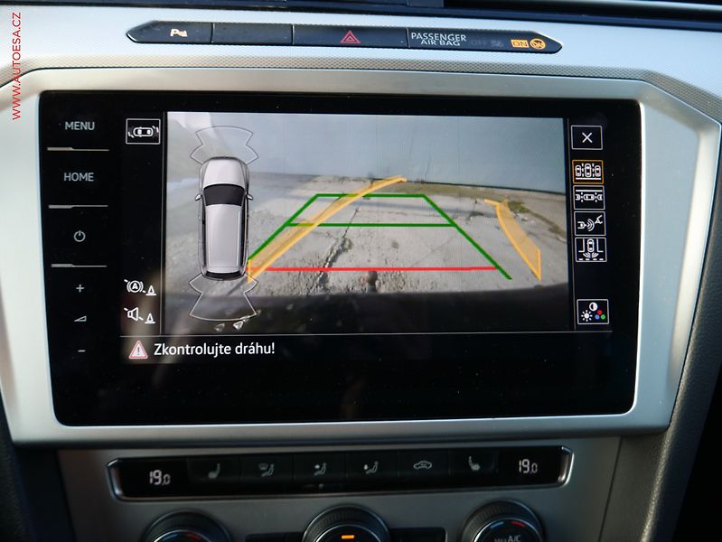 Volkswagen Passat (2018) 2.0 TDi, Comfortline, DSG - fotka 12 z 19