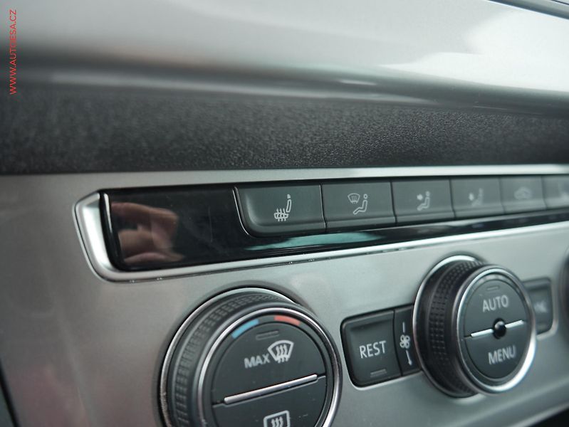 Volkswagen Passat (2017) 2.0TDi, ČR, DSG, navi, LED - fotka 21 z 23