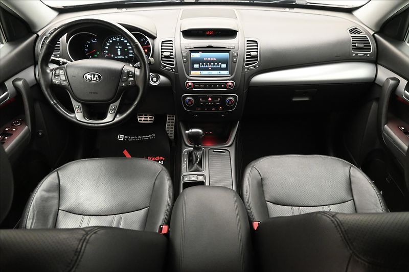 Kia Sorento 2,2 CRDI 145 kW AT 4x4 Navigac - fotka 15 z 30
