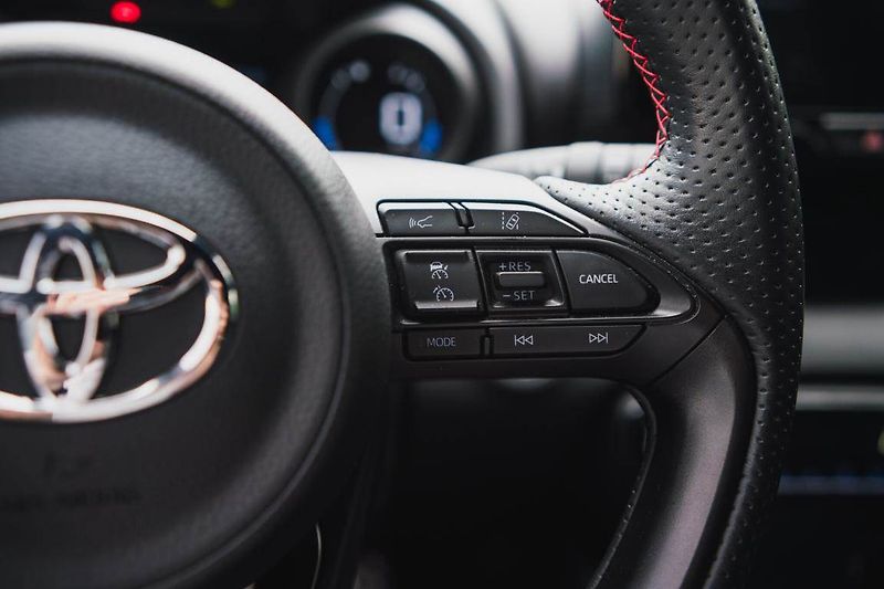 Toyota Yaris (2023) 1.5 VVT-i Hybrid - fotka 21 z 32