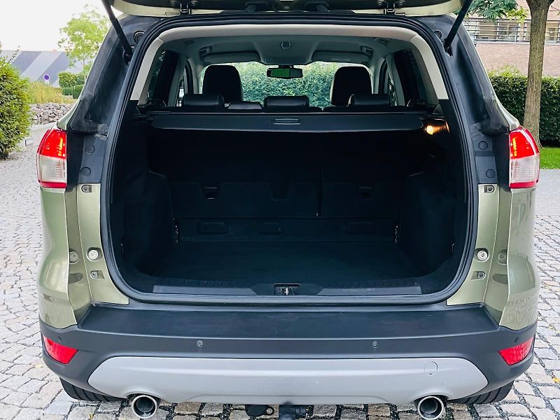 Ford Kuga 2.0TDCi 4x4 MAN TAŽNÉ 1MAJITEL - fotka 20 z 47