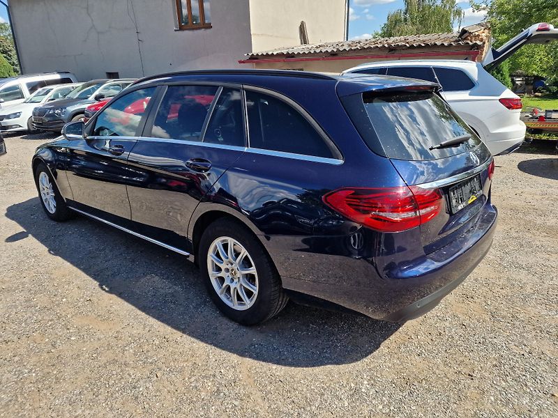 Mercedes-Benz Třídy C C200d 118KW FL KAMERA NAVI - fotka 6 z 27