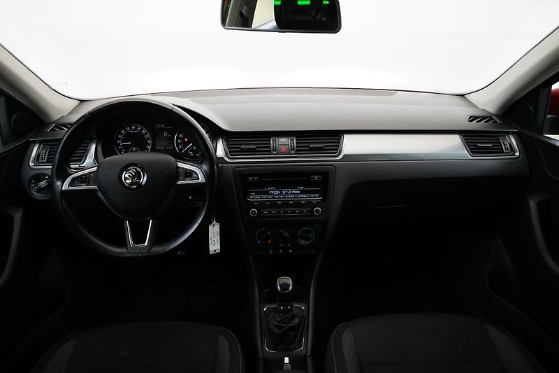Škoda Rapid - fotka 5 z 24