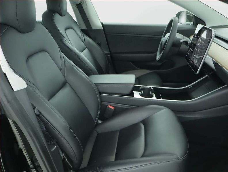 Tesla Model 3 (2020) Long Range 4WD 78kWh, SoH 86% - fotka 9 z 22