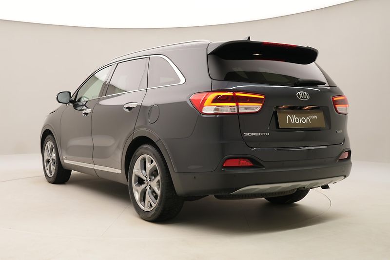 Kia Sorento 2.2 CRDi 147kW AWD AUT 7míst - fotka 10 z 56