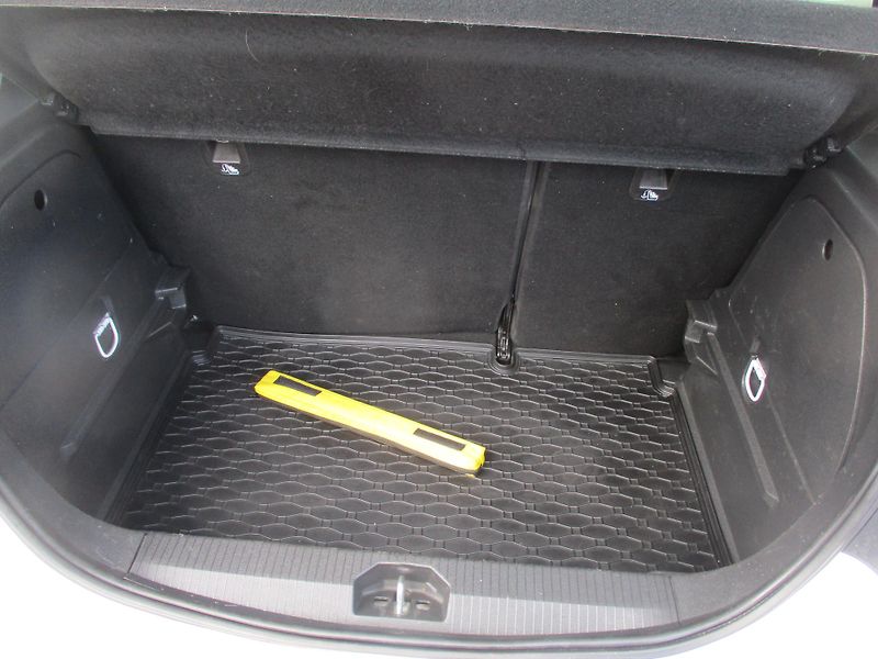 Opel Corsa (2018) 1,4 Color Edition / Cebia - fotka 9 z 12