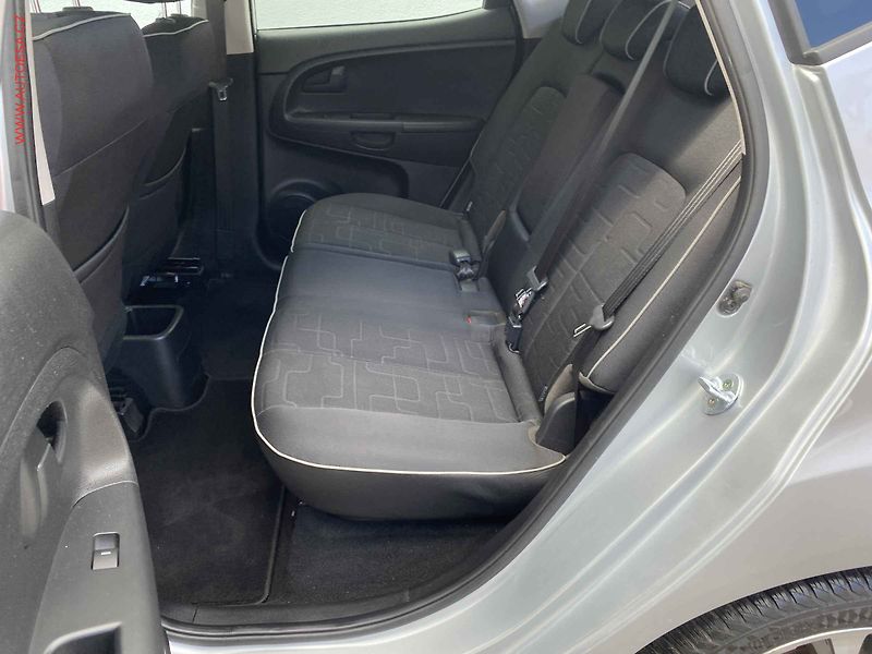 Kia Venga (2016) 1.4i, Výhřev sed, TZ - fotka 10 z 18