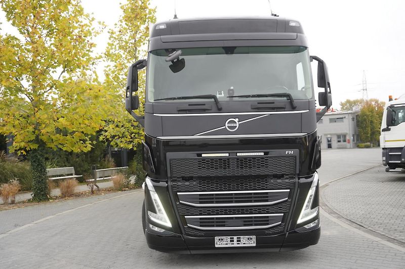Volvo FH (2023) 500 6x2 / KRONE 18 EPAL  - fotka 8 z 24
