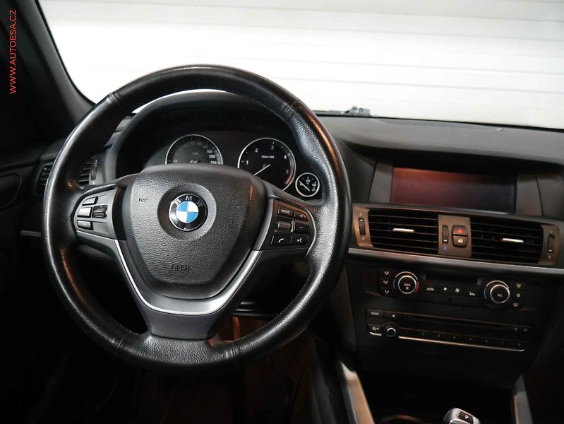 BMW X3 (2011) 2.0 D xDrive20d, 1.maj, AT - fotka 11 z 22