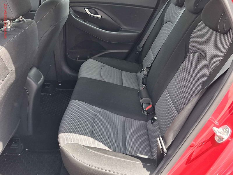 Hyundai i30 (2020) 1.5 T-GDi, 1.maj,ČR, AC, TZ - fotka 10 z 24