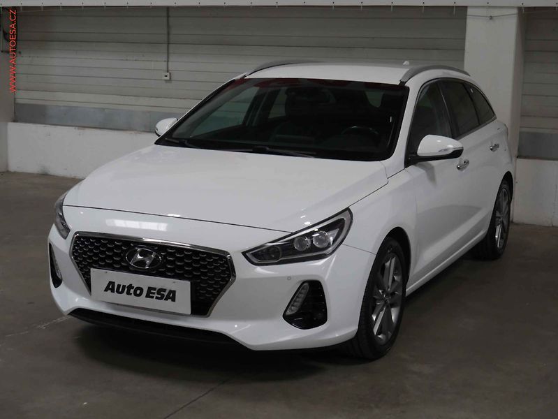 Hyundai i30 (2017) 1.5 T-GDI, ČR, DSG, LED - fotka 3 z 27