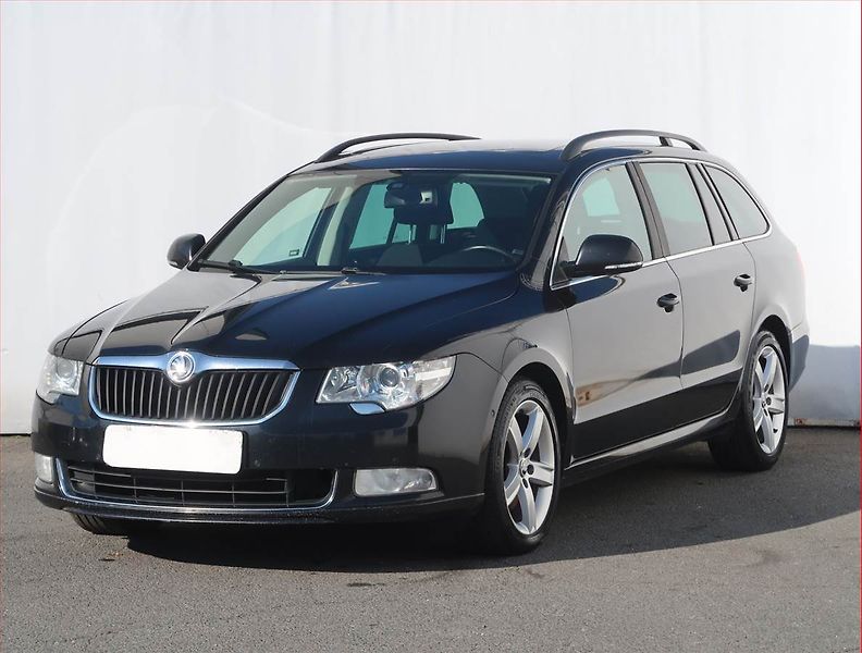 Škoda Superb (2012) Ambition 2.0 TDI, Serv.kniha - fotka 2 z 28